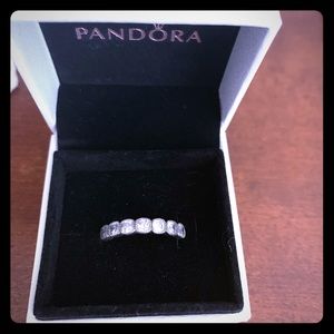 Pandora alluring cushion ring size 60